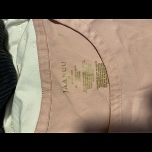 Scrub tops cannot fit due to pregnancy, only worn a couple times $12 for one